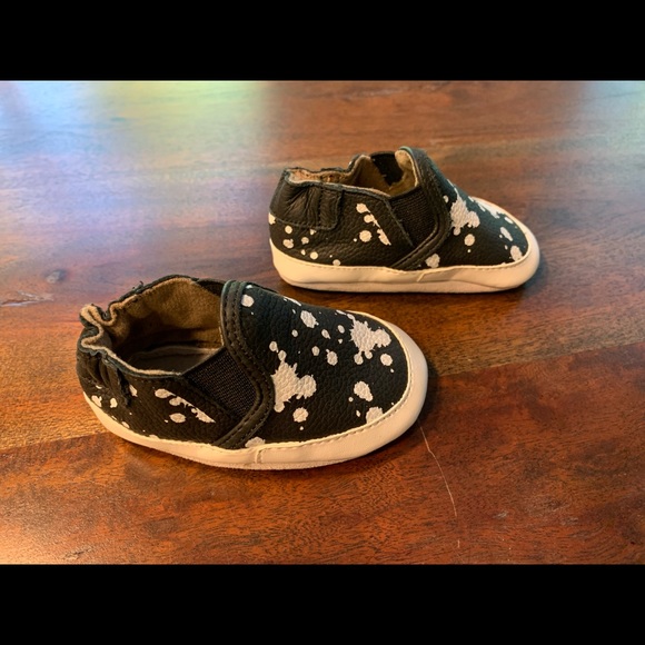 NEW Robeez Crib Shoes - Picture 1 of 3